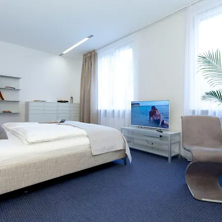 & - Gedimino Avenue *