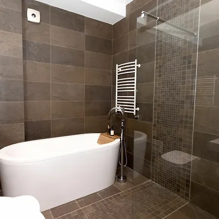 Vilnius Apartments & Suites - Gedimino Avenue